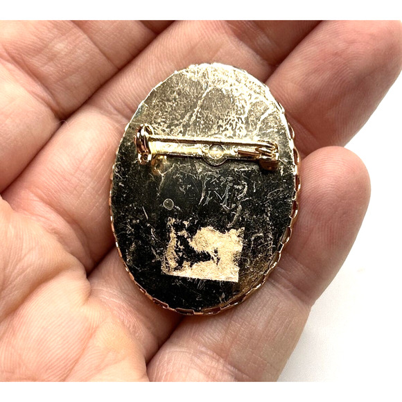 VINTAGE Gold Tone Lady CAMEO Pin Brooch Orange And Cream - Picture 5 of 8